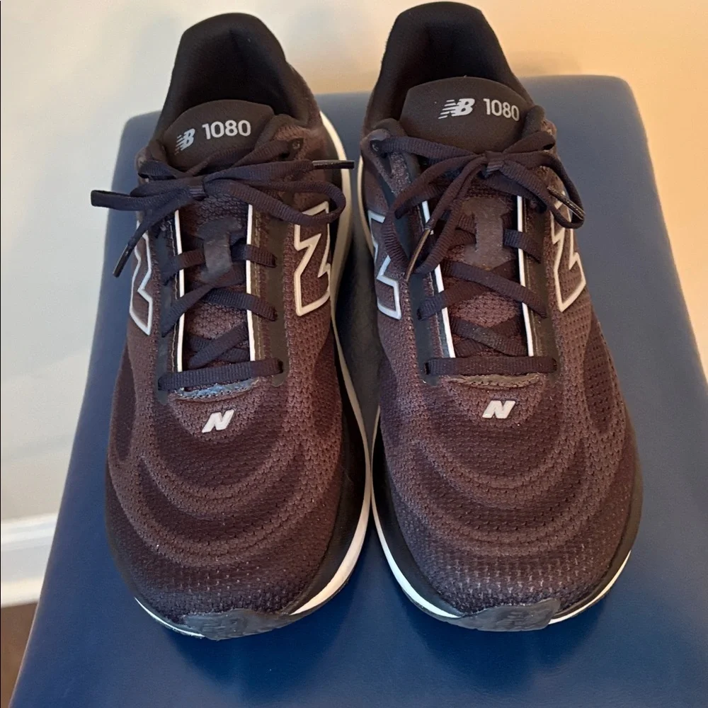 New Balance 1080 v15, size 9 - Picture 5 of 12